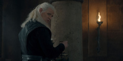 HouseOfTheDragon_3x03-RhaenyraTriumphant_0756