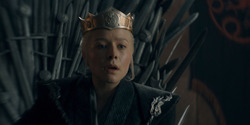 HouseOfTheDragon_3x03-RhaenyraTriumphant_2396