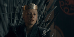 HouseOfTheDragon_3x03-RhaenyraTriumphant_2400