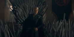 HouseOfTheDragon_3x03-RhaenyraTriumphant_2424