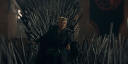 HouseOfTheDragon_3x03-RhaenyraTriumphant_2426