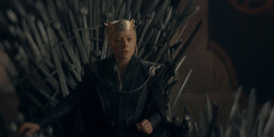 HouseOfTheDragon_3x03-RhaenyraTriumphant_2540
