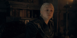 HouseOfTheDragon_3x03-RhaenyraTriumphant_3183