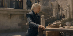 HouseOfTheDragon_3x03-RhaenyraTriumphant_4135