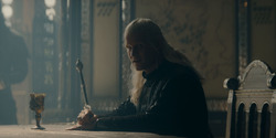 HouseOfTheDragon_3x05-UnbowedAndUnbent_0979