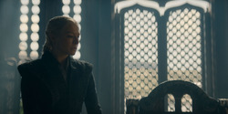 HouseOfTheDragon_3x05-UnbowedAndUnbent_1011