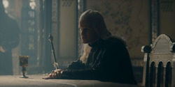 HouseOfTheDragon_3x05-UnbowedAndUnbent_1015