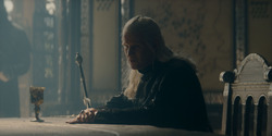 HouseOfTheDragon_3x05-UnbowedAndUnbent_1016