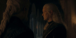 HouseOfTheDragon_3x05-UnbowedAndUnbent_1219