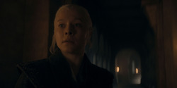 HouseOfTheDragon_3x05-UnbowedAndUnbent_1309