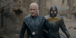 HouseOfTheDragon_3x05-UnbowedAndUnbent_1923