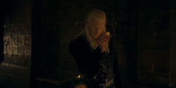HouseOfTheDragon_3x05-UnbowedAndUnbent_5103