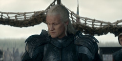 HouseOfTheDragon_3x08-TheTreasonsAtTumbleton_03412